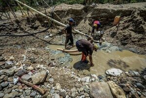 Militares evacuan a cerca de 7.000 mineros ilegales de la Amazonía venezolana - Mundo - ABC Color