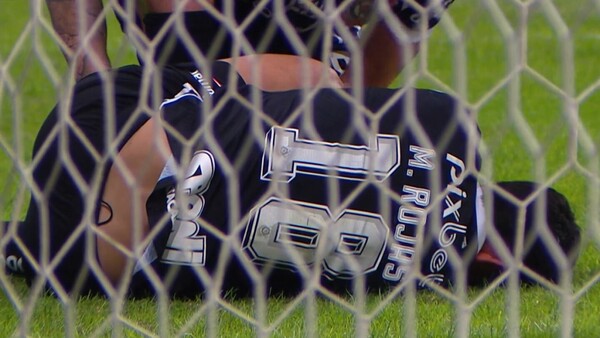 Matías Rojas sale lesionado en Corinthians