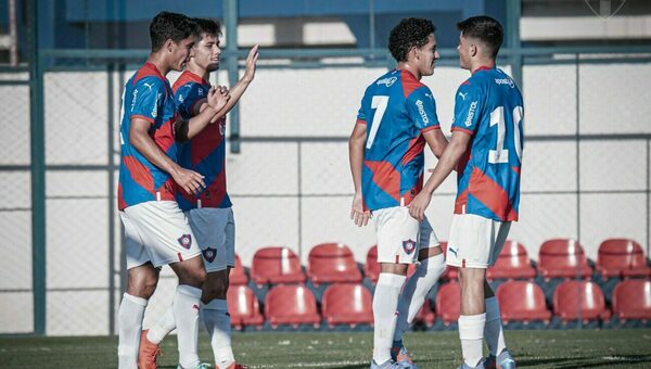 Versus / Cerro Sub-20 "sigue enchufado" y destrozó a General Caballero en categoría Reserva