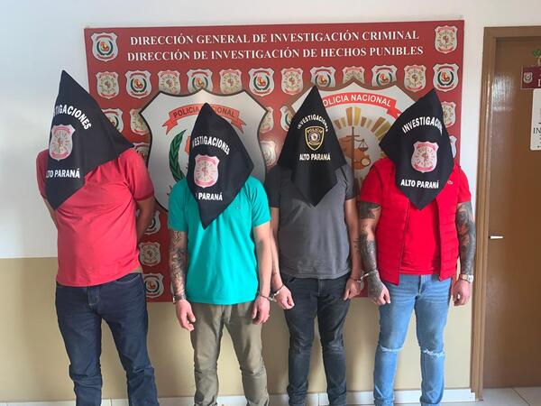 Imputan a cuatro hombres por reducción, uno de ellos buscado internacionalmente por asalto mortal