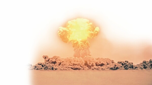Nolan: En la era de la IA, la historia de la bomba atómica es una “advertencia”