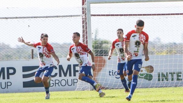 Carapeguá vence al puntero Sol de América