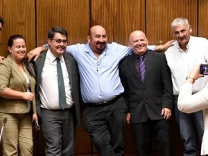Satélites cartistas no entregaron aún DD.JJ. - Política - ABC Color