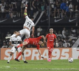 Olimpia 1-Nacional 1: la Academia incendia el Bosque - Fútbol - ABC Color