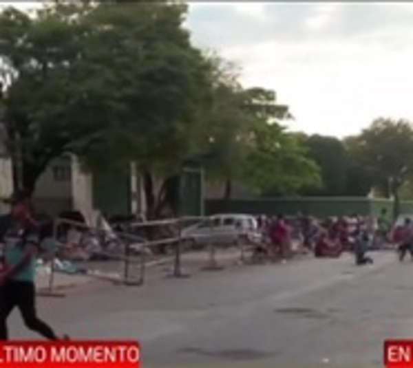 Indígenas bloquean Artigas en manifestación contra el INDI - Paraguay.com