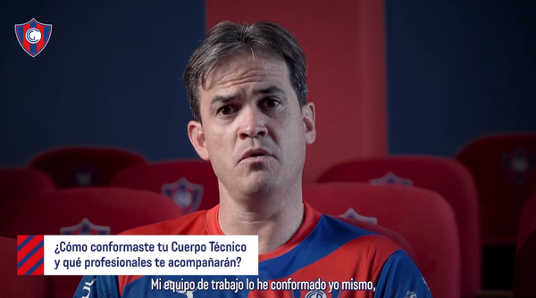 Versus / Gavilán habla de su estilo de juego, del plantel y del objetivo inmediato