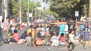 Indígenas protestan frente al Indi y cierran la avenida Artigas