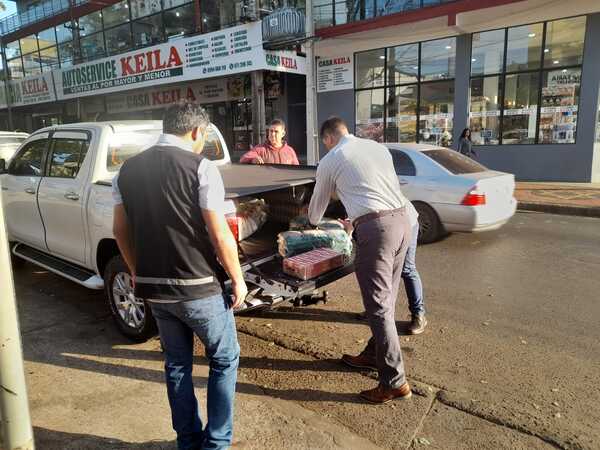 Grupo Movida Callejera dona alimentos y vestimenta médica a la Séptima Región Sanitaria