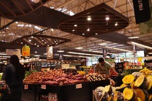 Sedeco realiza monitoreo de precios de la canasta básica y de combustibles - .::RADIO NACIONAL::.