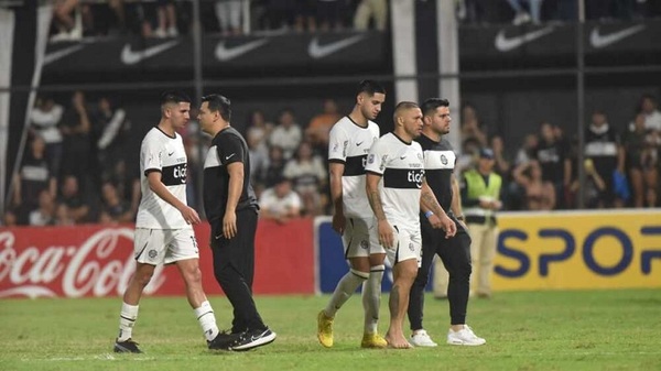Arce empieza con el pie izquierdo y Olimpia se hunde en el fondo de la tabla - Noticias Paraguay