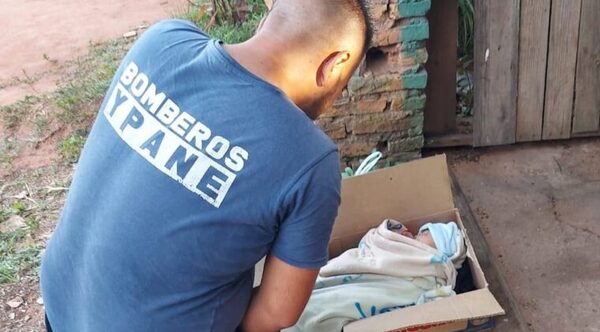 Bebé fue abandonado frente a una casa: madre brindó dudosa versión - Noticiero Paraguay