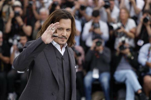 Encontraron a Johnny Depp inconsciente en un hotel y temen por su salud