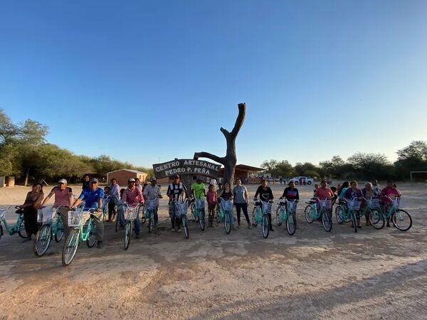 Chaco: entregan bicicletas a nativos de zonas rurales - Noticias del Chaco - ABC Color