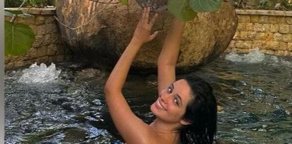 Camila Cabello publica una imagen muy atrevida sin nada de ropa
