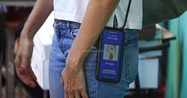 La Nación / Imputan a una mujer tras robar celular en la Expo de Mariano Roque Alonso