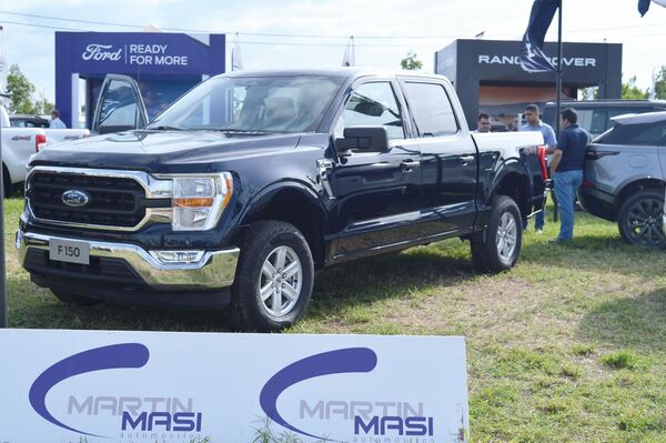 Tape Ruvicha con amplia gama de vehículos Ford