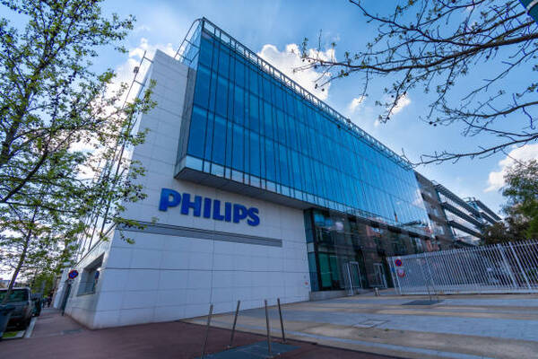 Philips multiplica por m谩s de tres las p茅rdidas hasta junio por coste litigios y despidos - Revista PLUS