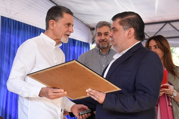 Entregan reconocimiento al Dr. Eduardo Pio Alfieri - San Lorenzo Hoy