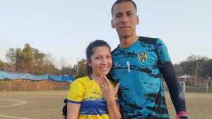 Arquero le propuso matrimonio a su novia tras clasificar a semis en la Liga de Altos