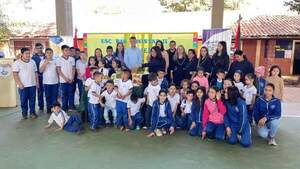 Lanzan almuerzo escolar en la Escuela Básica N° 4.777 "Amistad II" - Radio Imperio