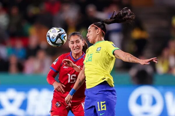 Brasil golea y Argentina pierde en sus estrenos en el Mundial Femenino - Fútbol Internacional - ABC Color