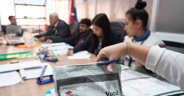 La Nación / TSJE prepara materiales