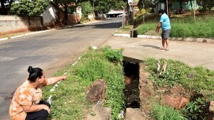 Pobladores deben lidiar con vertido de cloaca de la Estación de Buses