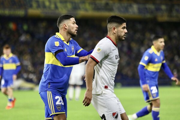 Versus / ‘Pollo’ Recalde le marca un gol a Boca Juniors en la Bombonera