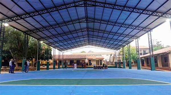 Gobernador entrega tinglado multiuso en institución educativa de Ciudad del Este | DIARIO PRIMERA PLANA