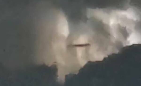 Graban “algo” en el cielo en plena tormenta eléctrica en México