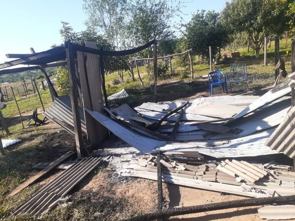 Indígenas incendian vivienda e hieren a una nena en Yby Yaú
