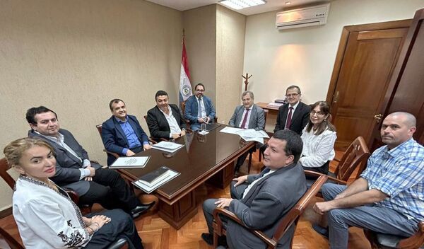 Presentaron proyecto de construcción de los juzgados de Primera Instancia de Yby Yaú y Azotey