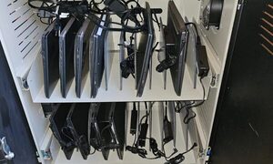 Diario HOY | Ladrones roban notebooks y G. 3 millones en efectivo de un colegio en CDE