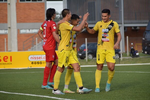 Recoleta goleó y se acomodó en zona de ascenso - La Tribuna