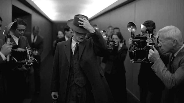 Diario HOY | Indignación en India por el uso de un verso hindú en escena sexual de "Oppenheimer"