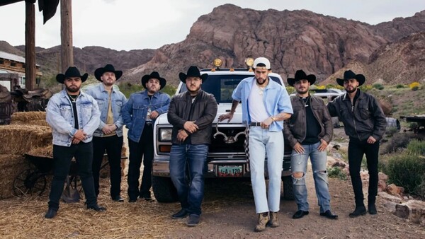 Grupo Frontera no sabía que Bud Bunny cantaría con ellos