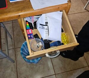 Hurtan cinco notebooks y G. 3 millones de un colegio en Ciudad del Este - ABC en el Este - ABC Color