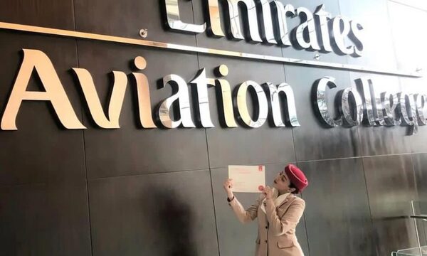 Egresada de la UNE se acopla a aerolínea Emirates
