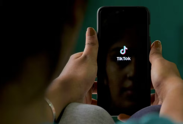 TikTok lanza publicaciones de texto para competir con Elon Musk