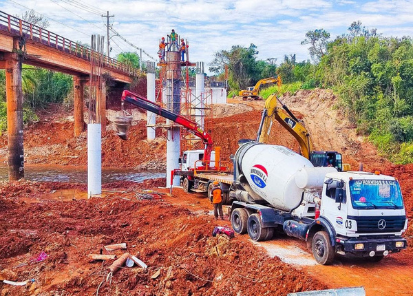 Avanza la construcción de puente de 100 metros sobre el río Yguazú - La Clave