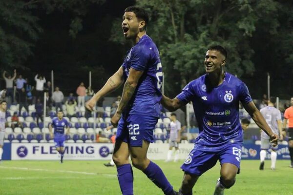 Juego entre líder y escolta en la Intermedia - Fútbol de Ascenso de Paraguay - ABC Color