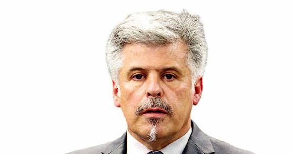 La Nación / Arnaldo Giuzzio no pagó aún deuda y oficial de Justicia pidió a Registro Público embargar inmuebles