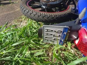 Motociclista paraguaya muere tras chocar contra un árbol en Brasil - ABC en el Este - ABC Color