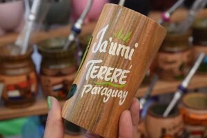 Artesanía en cuero y bambú para regalar a los amigos - Nacionales - ABC Color
