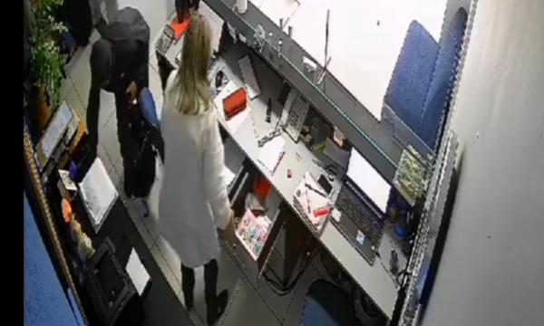 (VIDEO) ¡Tremenda inseguridad! Asaltan una empresa de insumos médicos en Asunción
