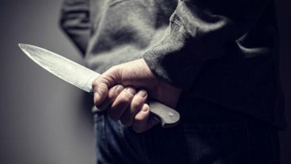Diario HOY | Imputan a joven por amenazar con cuchillo a su expareja y a su hijo de 3 meses