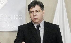 Marco Alcaraz renuncia a Fiscalía y se habla de que sería ministro de Inteligencia - Nacionales - ABC Color