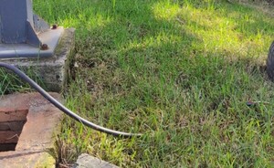 Roban cables en el Parque de Independencia de Pdte. Franco