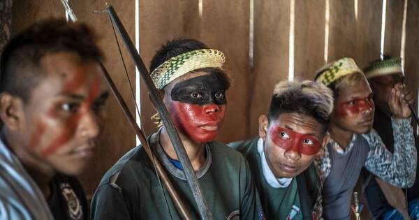 La Nación / La Amazonía no puede contra la tecnología: indígenas disfrutan de internet satelital gratis