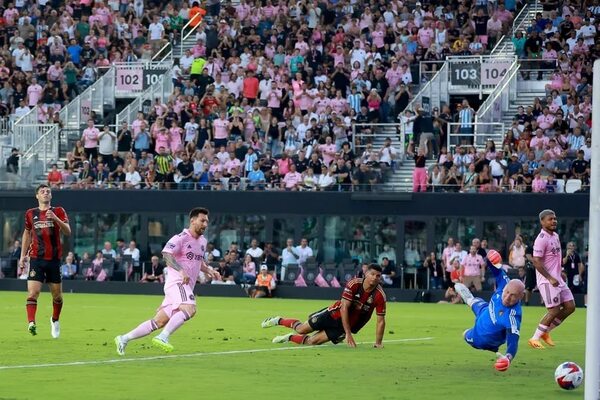 Messi firma doblete y avanza con el Inter Miami en la Leagues Cup - Fútbol Internacional - ABC Color
